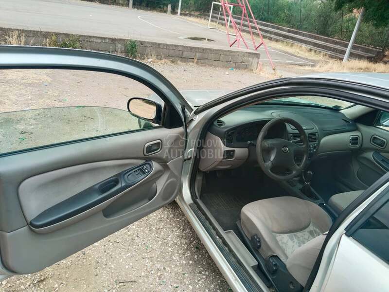 Nissan Almera 1.5