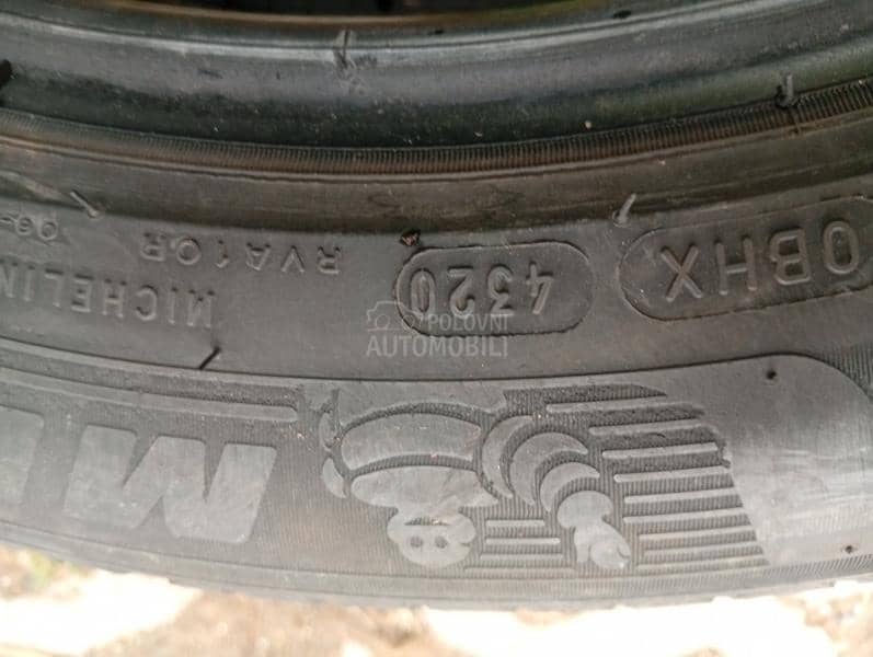 Michelin 215/55 R17 Letnja