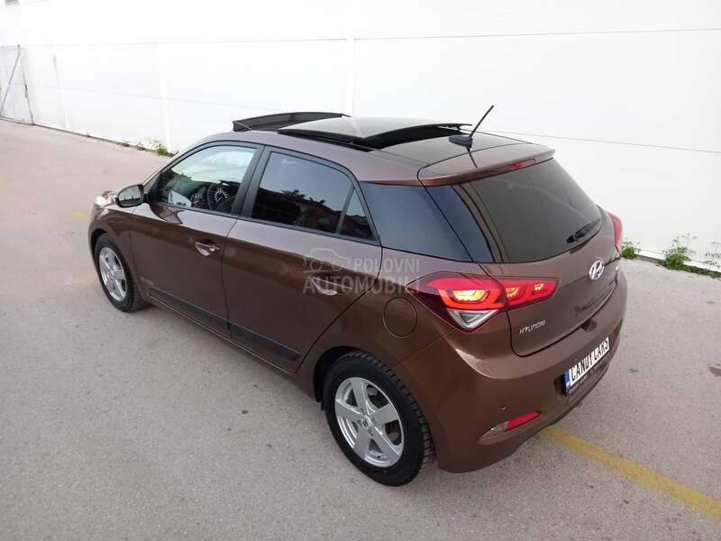 Hyundai i20 1.2 PANO/NAV/LED