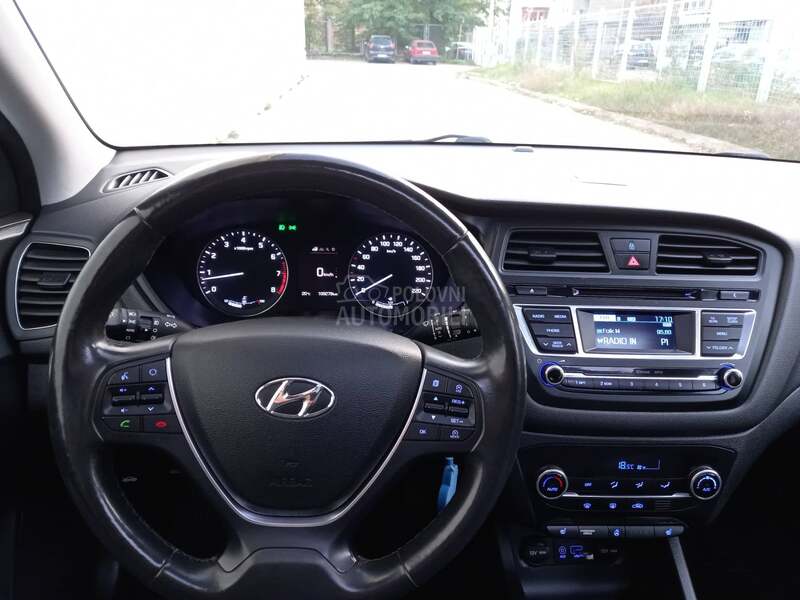 Hyundai i20 1.2 PANO/NAV/LED