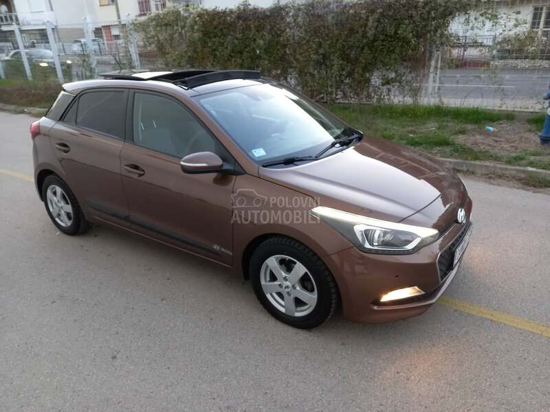 Hyundai i20 1.2 PANO/NAV/LED