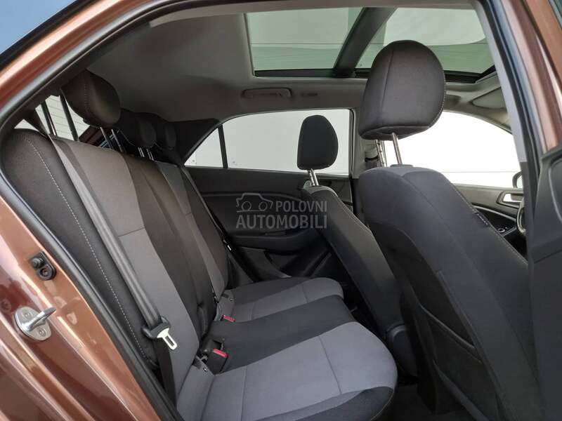 Hyundai i20 1.2 PANO/NAV/LED