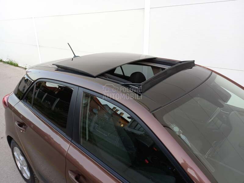 Hyundai i20 1.2 PANO/NAV/LED