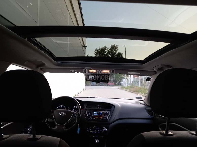 Hyundai i20 1.2 PANO/NAV/LED