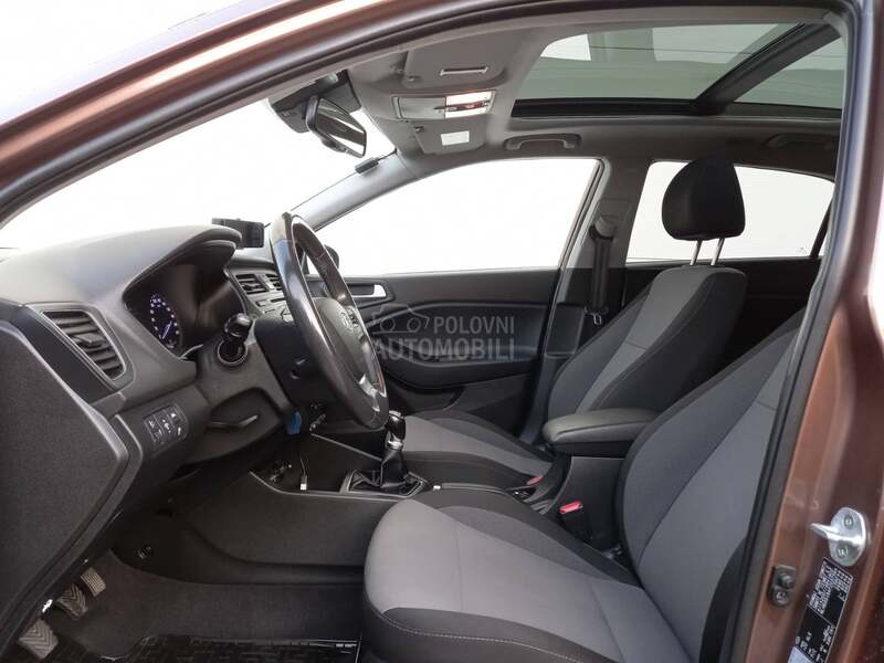 Hyundai i20 1.2 PANO/NAV/LED