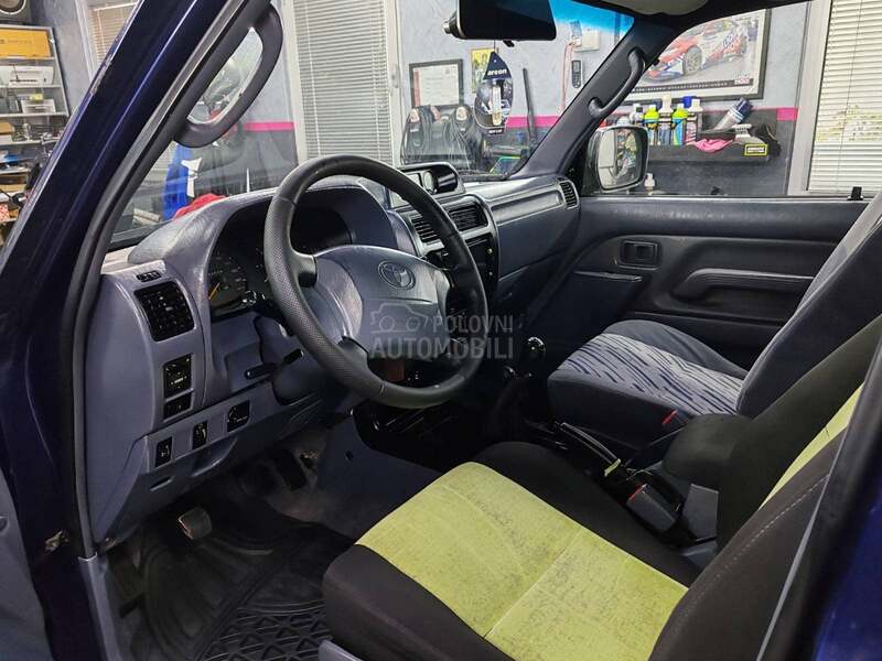 Toyota Land Cruiser 