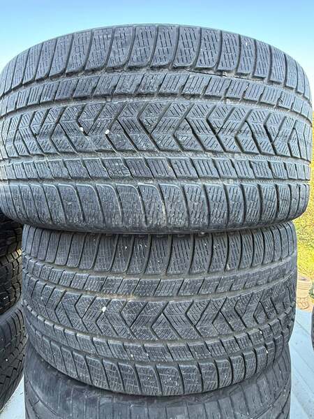 Pirelli 285/35 R22 Zimska