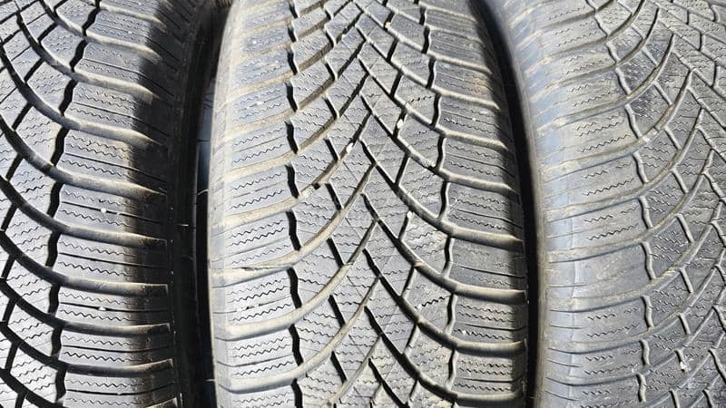 Bridgestone 205/55 R16 Zimska