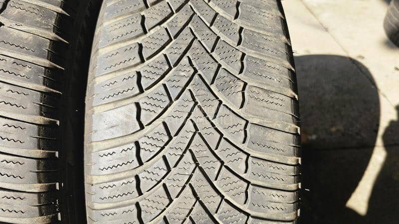 Bridgestone 205/55 R16 Zimska