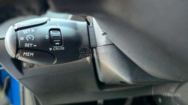Peugeot 208 1.2E ALLURE 100