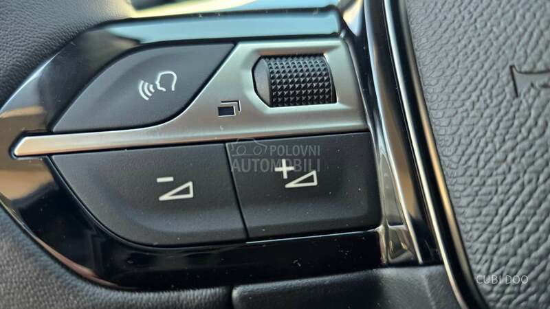 Peugeot 208 1.2E ALLURE 100