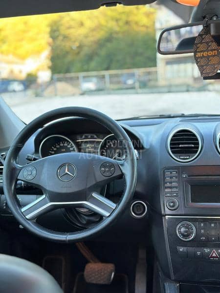 Mercedes Benz ML 300 