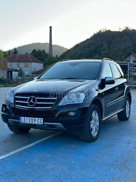 Mercedes Benz ML 300 