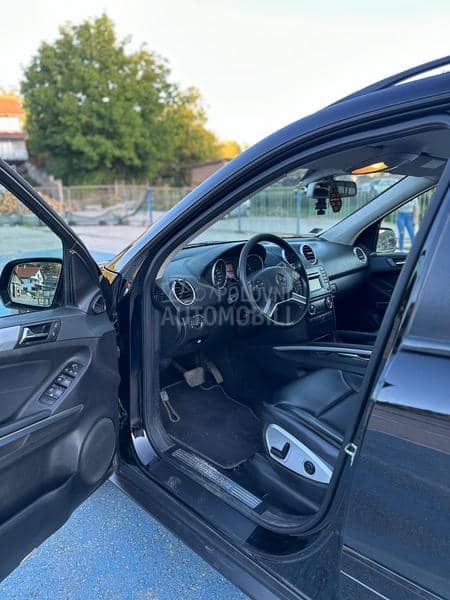 Mercedes Benz ML 300 