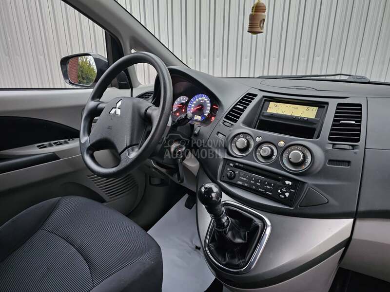 Mitsubishi Grandis 2.0 DiD 7sedišt a