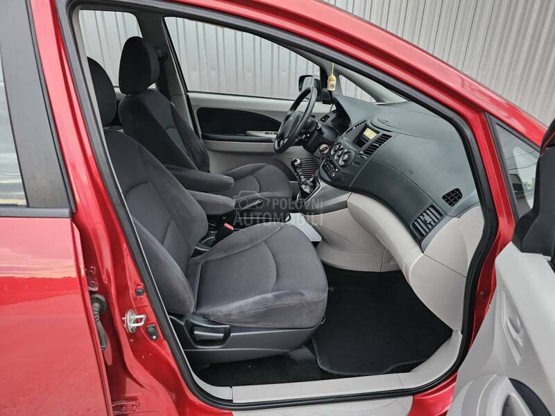 Mitsubishi Grandis 2.0 DiD 7sedišt a