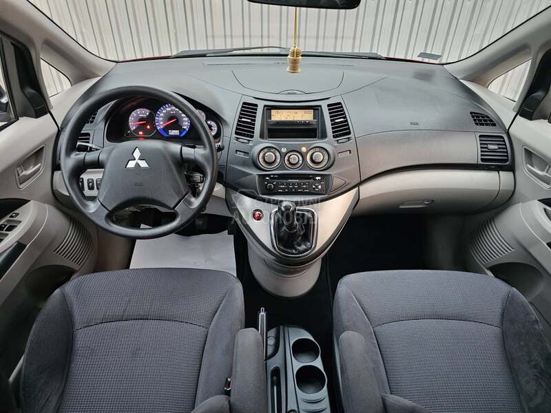Mitsubishi Grandis 2.0 DiD 7sedišt a