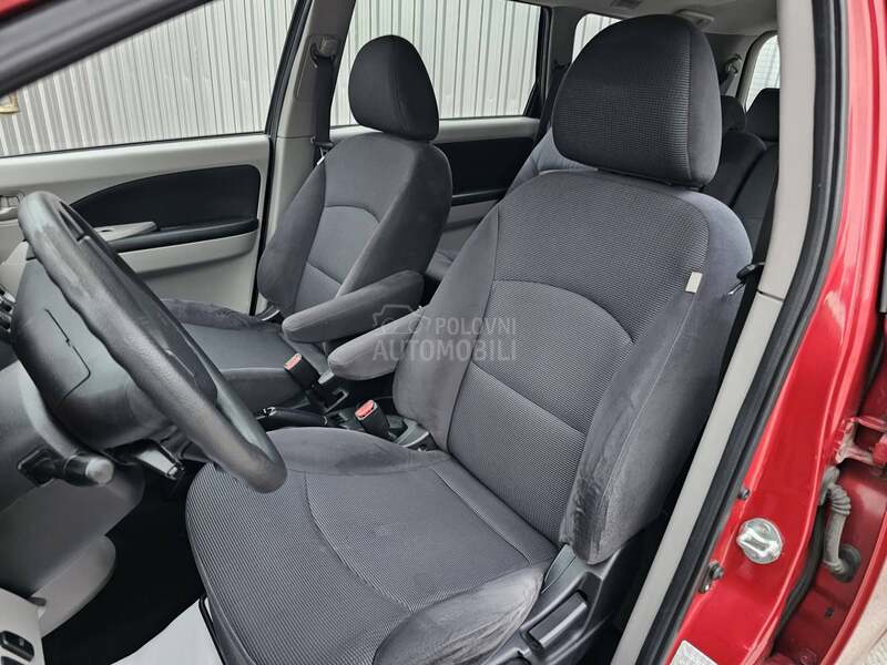 Mitsubishi Grandis 2.0 DiD 7sedišt a