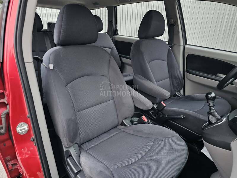 Mitsubishi Grandis 2.0 DiD 7sedišt a