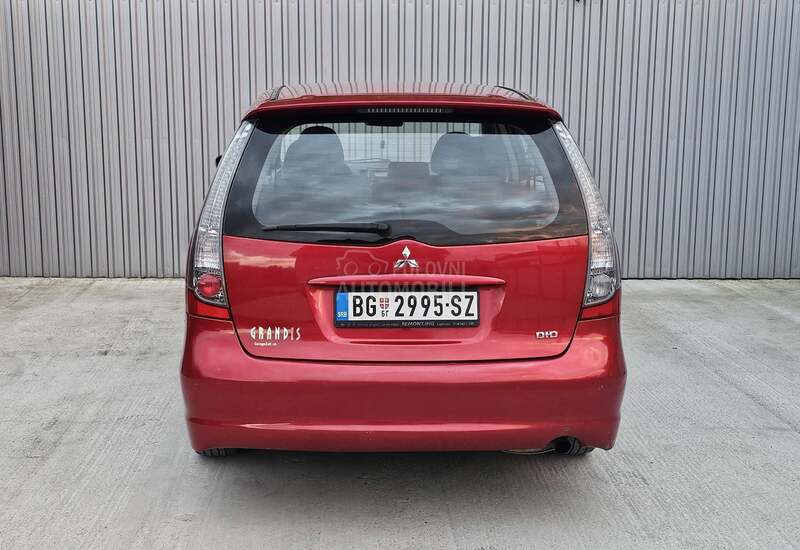 Mitsubishi Grandis 2.0 DiD 7sedišt a