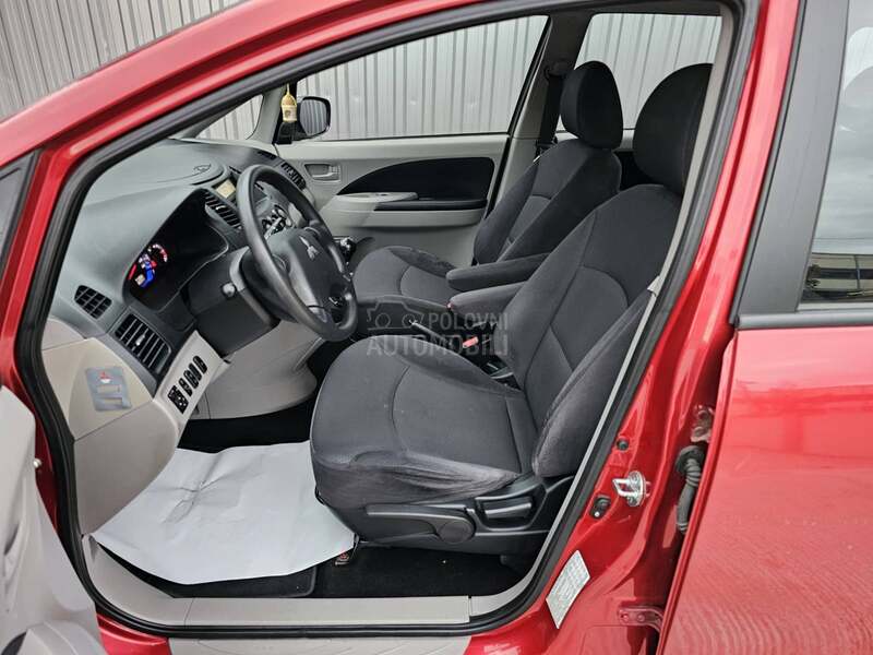 Mitsubishi Grandis 2.0 DiD 7sedišt a