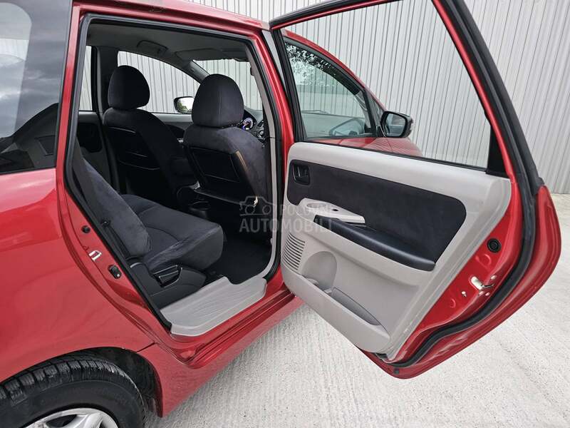 Mitsubishi Grandis 2.0 DiD 7sedišt a