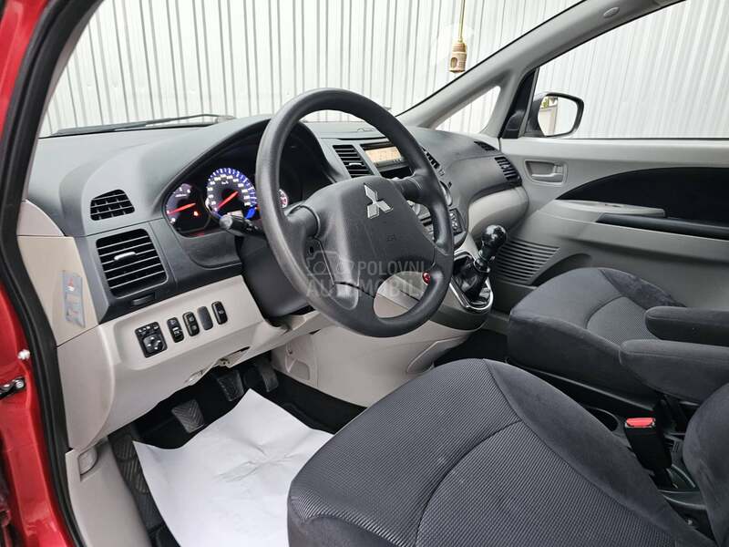 Mitsubishi Grandis 2.0 DiD 7sedišt a