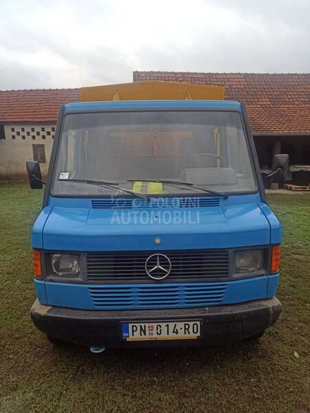 Mercedes Benz 208D