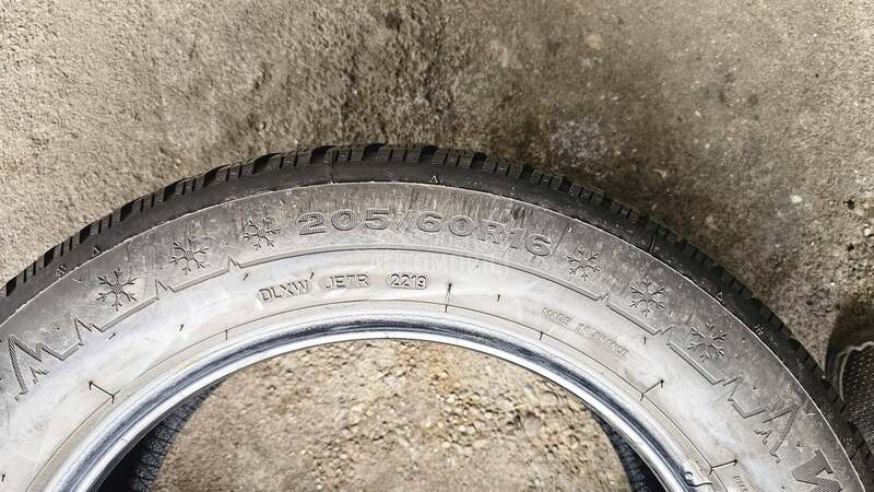 Dunlop 205/60 R16 Zimska