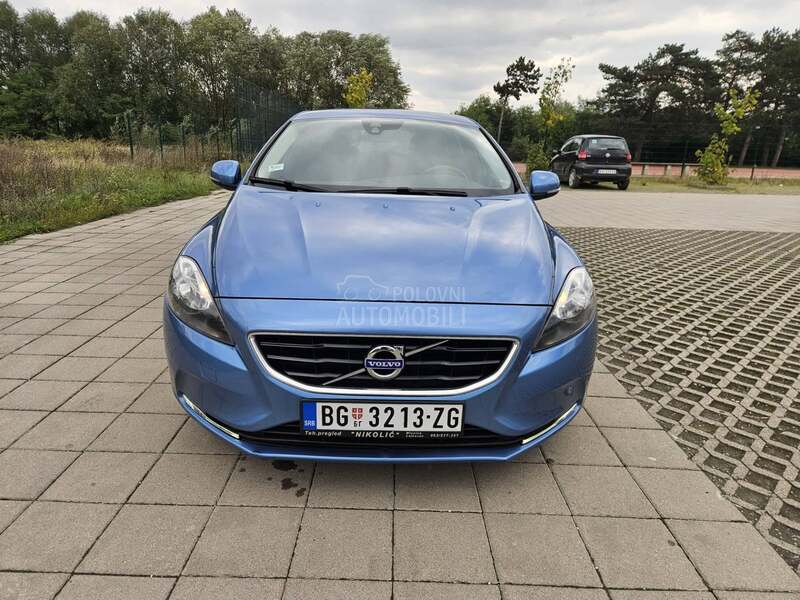Volvo V40 AUTO