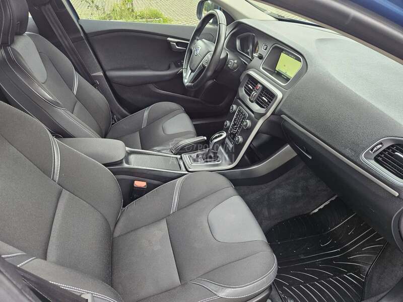 Volvo V40 AUTO