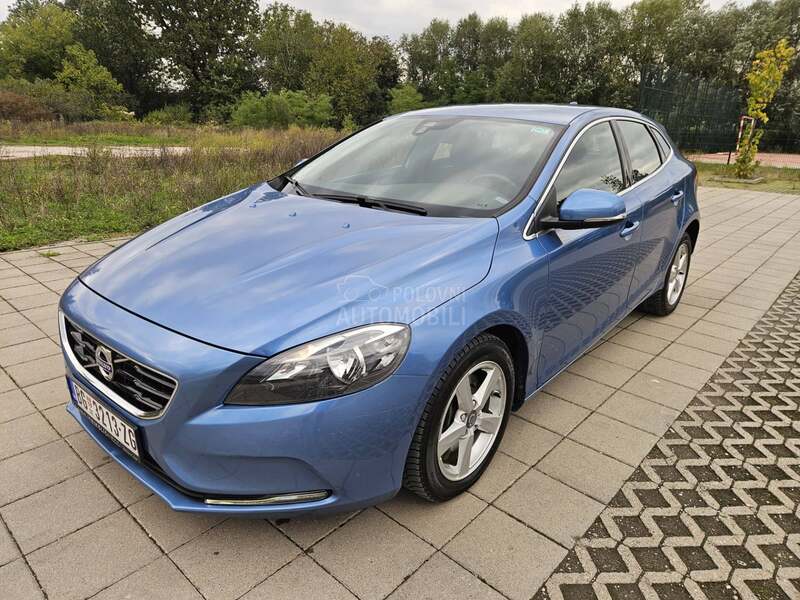 Volvo V40 AUTO
