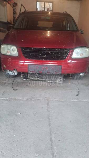 Volkswagen Touran 2006. god. -  kompletan auto u delovima