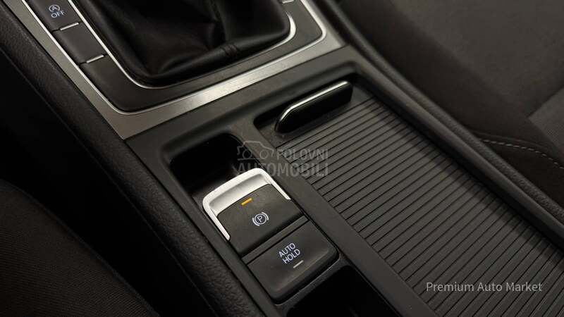 Volkswagen Golf 7 //1.6 TDI/N.AVI//NOV