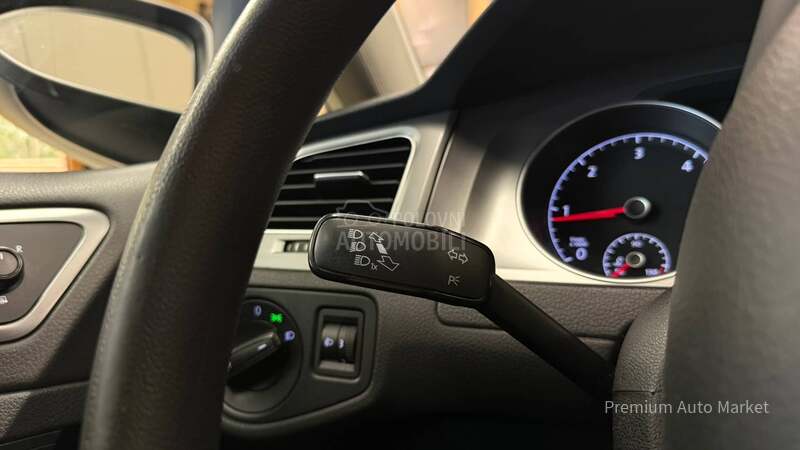 Volkswagen Golf 7 //1.6 TDI/N.AVI//NOV