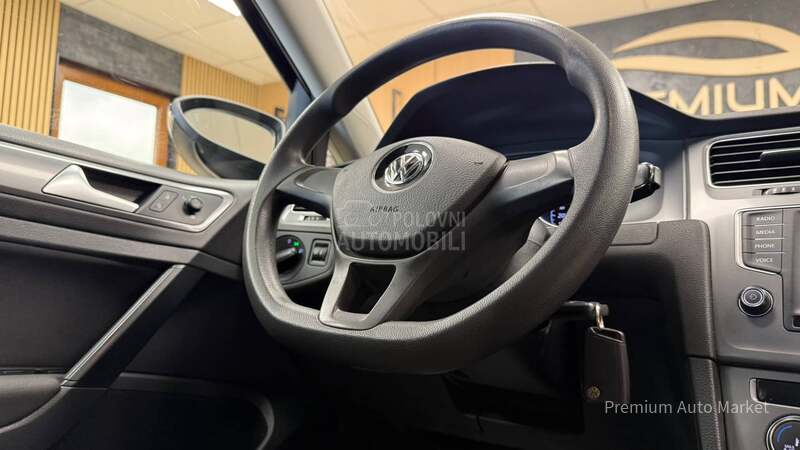 Volkswagen Golf 7 //1.6 TDI/N.AVI//NOV