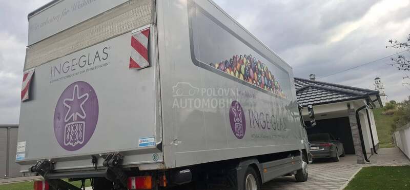 Mercedes Benz 818