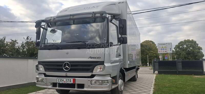 Mercedes Benz 818