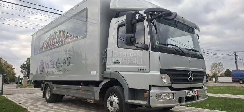 Mercedes Benz 818