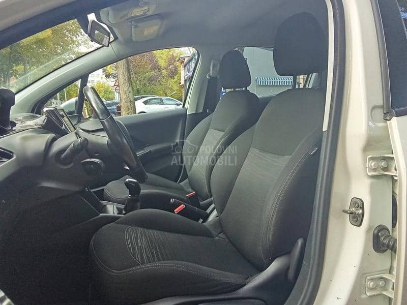 Peugeot 208 7,7,0,0,0 k,m