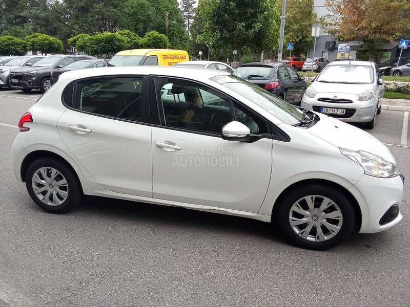 Peugeot 208 7,7,0,0,0 k,m