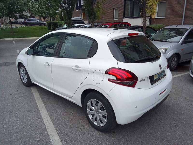 Peugeot 208 7,7,0,0,0 k,m