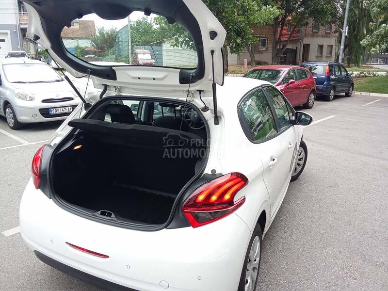 Peugeot 208 7,7,0,0,0 k,m