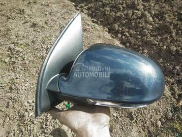 Levi i desni retrovizor za Volkswagen Golf 5