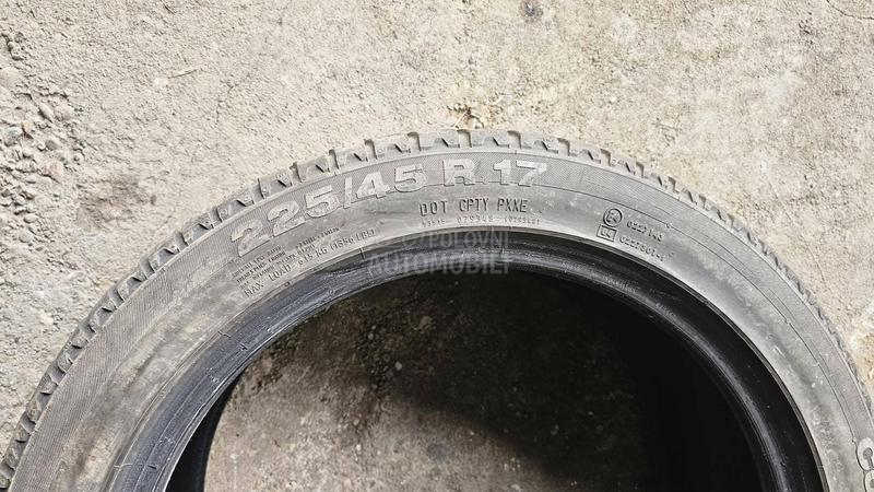 Continental 225/45 R17 Zimska