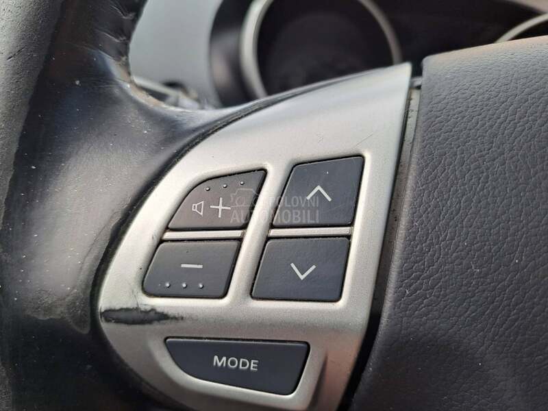 Mitsubishi Outlander 2.0 TDi 7sed
