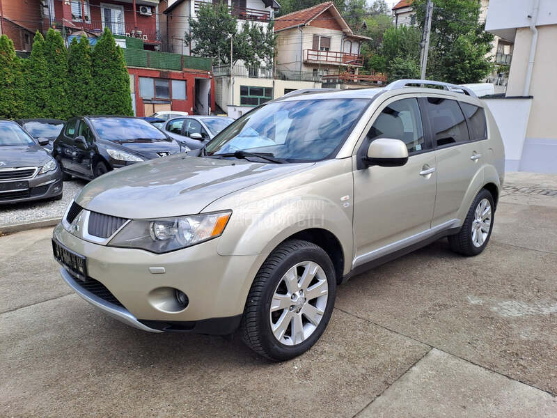 Mitsubishi Outlander 2.0 TDi 7sed