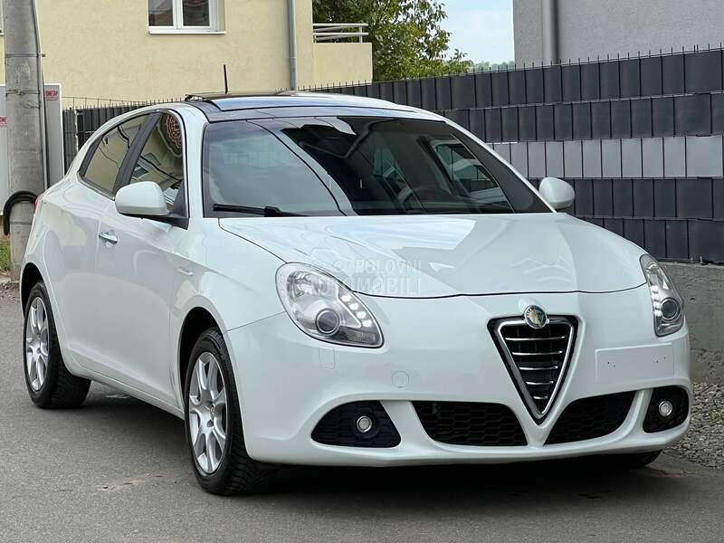 Alfa Romeo Giulietta Pano/CH/Distincive