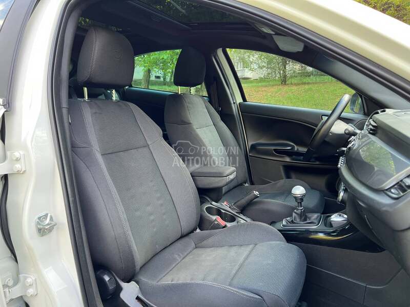 Alfa Romeo Giulietta Pano/CH/Distincive