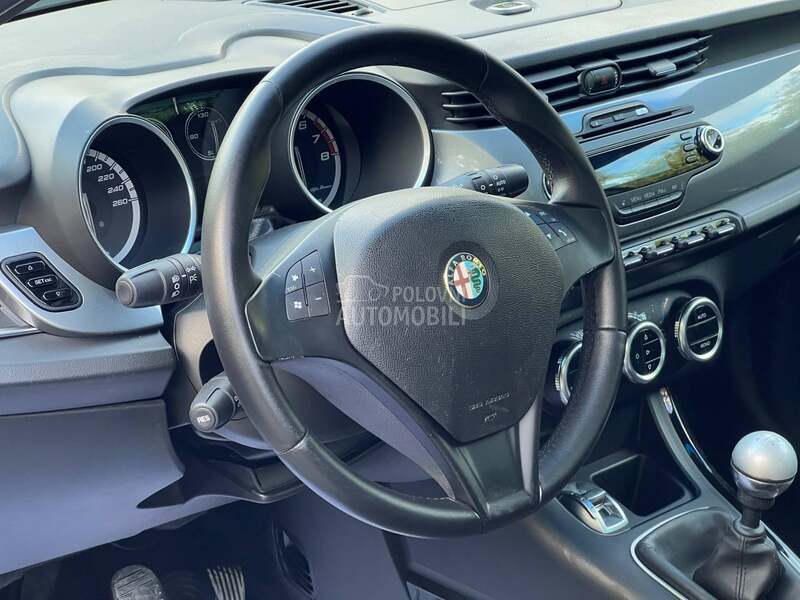 Alfa Romeo Giulietta Pano/CH/Distincive